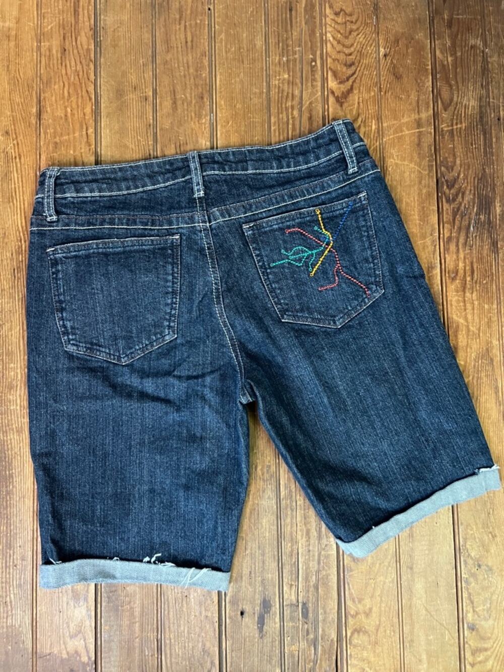Boston Jean Co Bermuda shorts denim with T map embroidered on pocket size 28